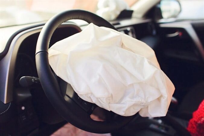 Do insurance companies total cars if airbags deploy